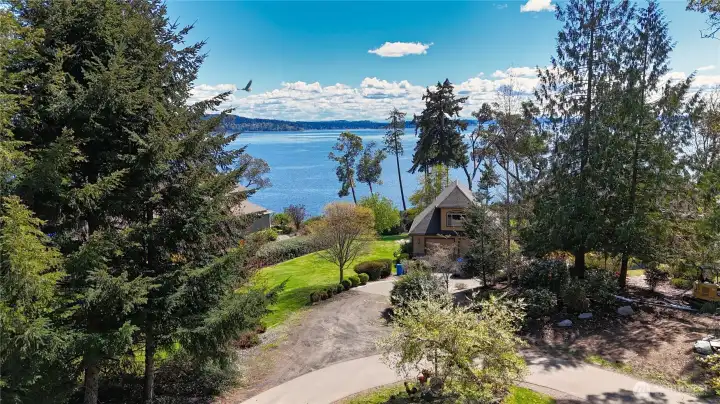 Glimpse of the water