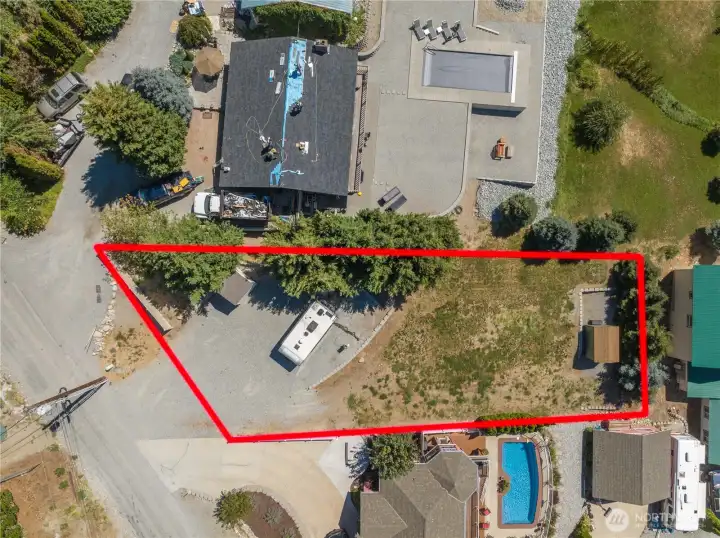 The lot is bigger than you think with at least two pads to build on.