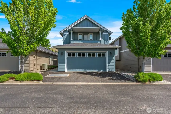 Private lane, detached homes