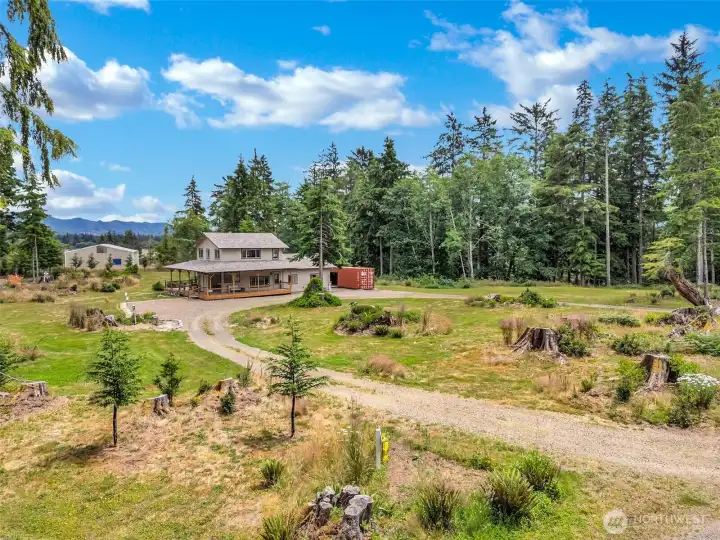 Enjoy the beauty and tranquility of nearly an acre of usable property. Enjoy the beauty and tranquility of nearly an acre of usable property.