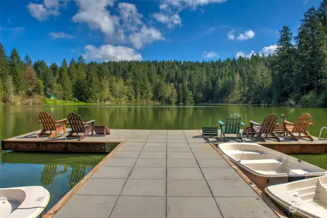 DOCK AT THE LAKE!   GREAT FOR FISHING, SWIMMING OR JUST RELAXING