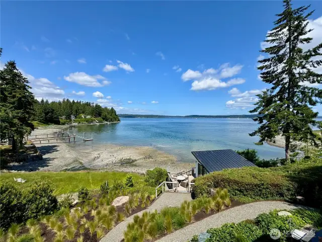 A Bainbridge Island Architectural Waterfront Masterpiece.?Introducing 9844 Northeast Lafayette Avenue—where thoughtfully designed interior spaces blend with the natural beauty of the Puget Sound.