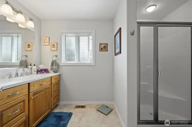 Bathroom #3 - Main Floor