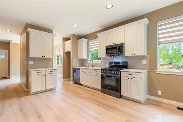 ADU kitchen with all new cabinets & appliances