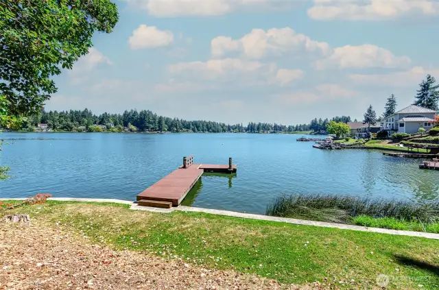 Welcome to your perfect lakefront living !