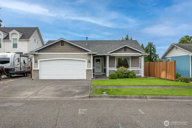 Awesome 3 bedroom rambler in Downtown Puyallup. Great location, minutes to parks, schools, restaurants, the fair and everything fun that the downtown core has to offer!