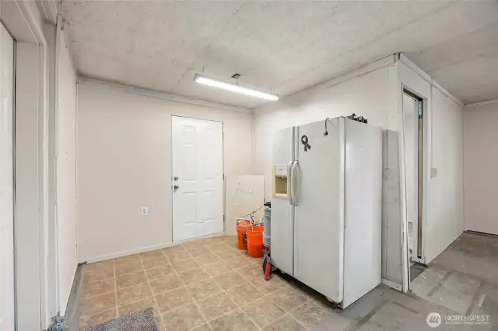 Extra Room in Garage