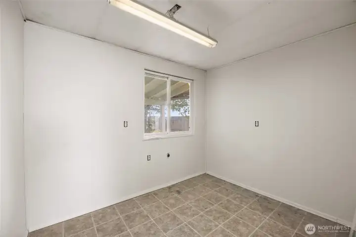 Extra Room in Garage