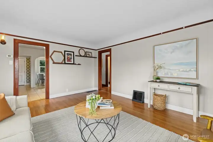 Check out the classic Craftsman details!