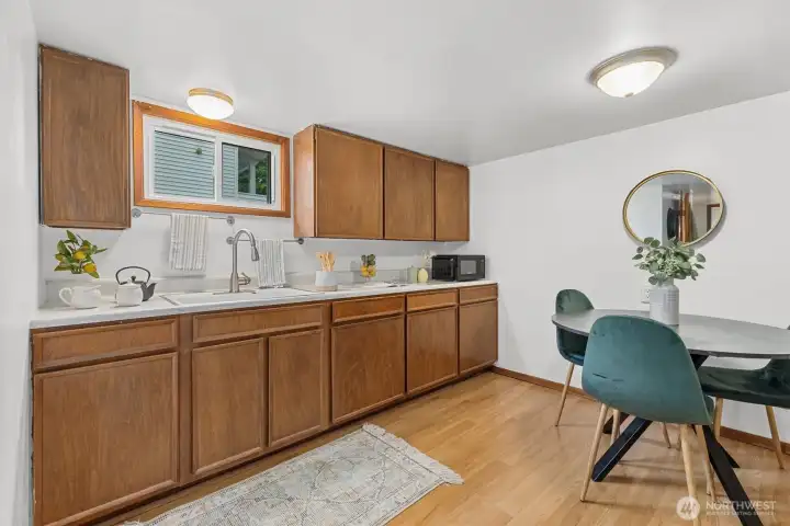 Excellent kitchen space for guests, tenants, or AirBNB. The Seahawks traning facility is nearby and it's a popular destination travel. Book this space up and supplement your mortgage.