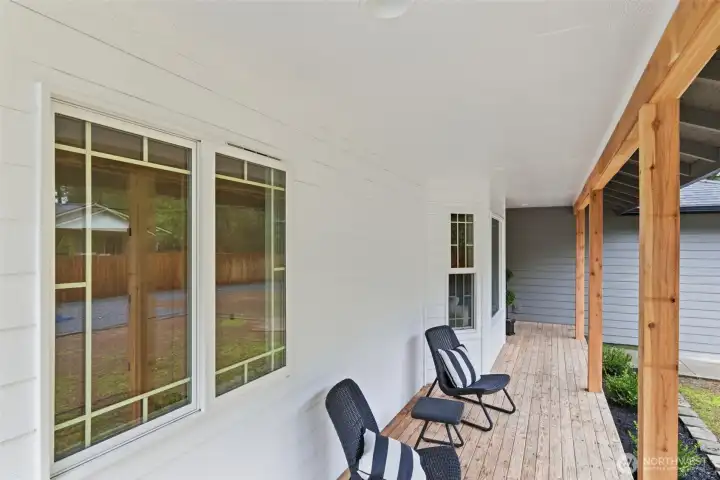 Who doesn't love a great front porch?!