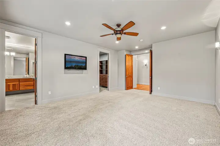 Primary Suite with Dual Solid Wood 8 Ft Dual Door Entry, WIC, 5 Pc Bath!