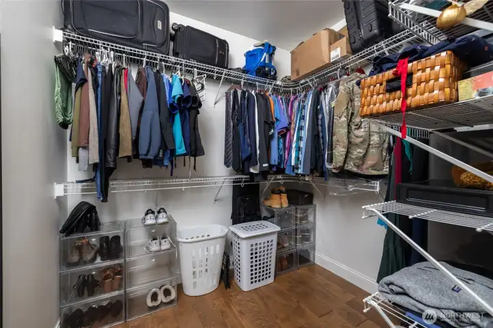 Large primary bedroom walk-in closet.