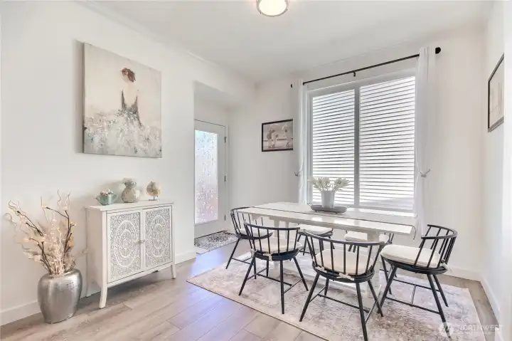 Large eating nook off the kitchen