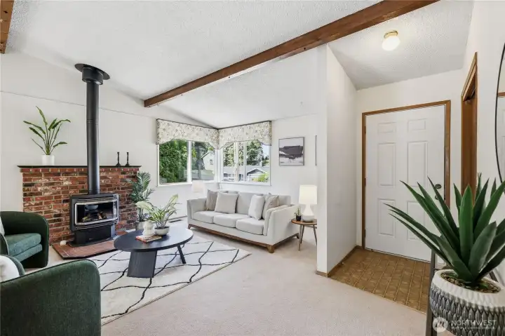 Natural Gas Fireplace in the Living Room, heats the home nicely!
