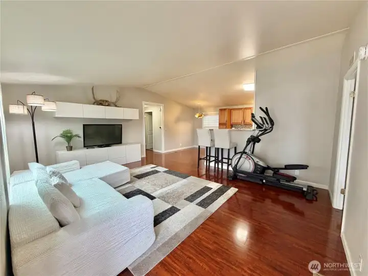 lLIVING ROOM lLIVING ROOM