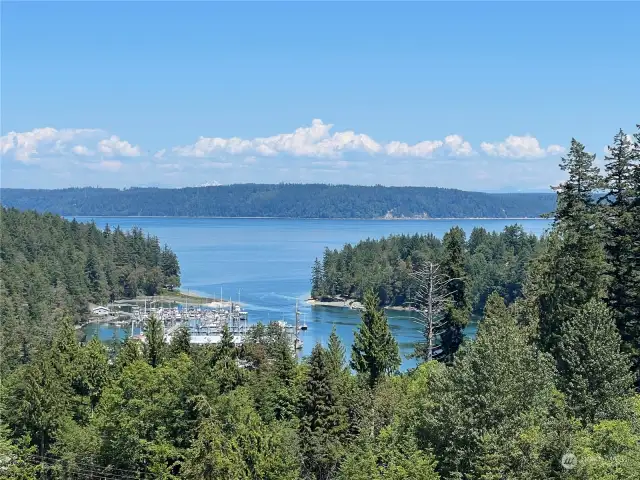 State Boat launch is just across the Highway.