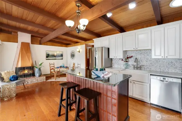 Kitchen with island