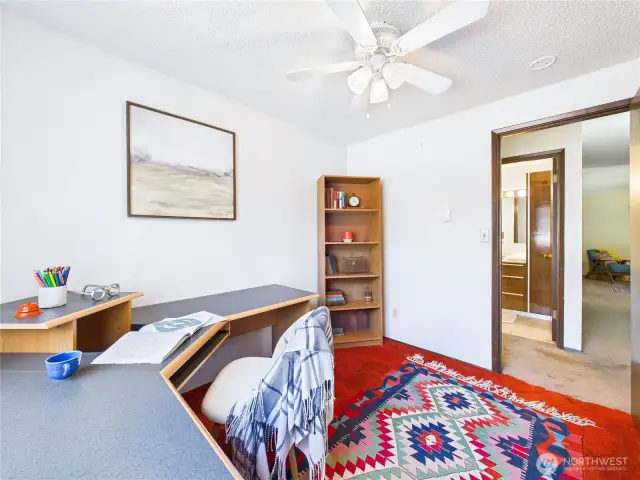 Office/Bedroom.