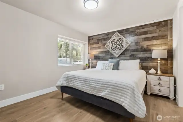 Primary suite on the main floor!