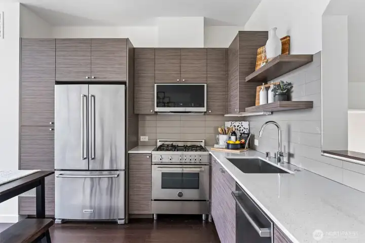 Sleek contemporary kitchen.