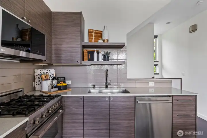 Loads of prep space!