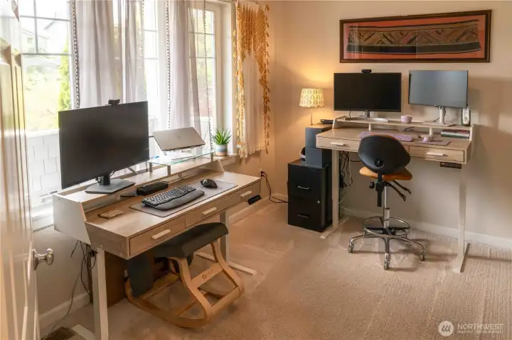 Main floor office space or bedroom