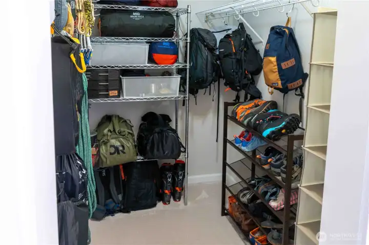 2 of 2 primary bedroom walk in closet