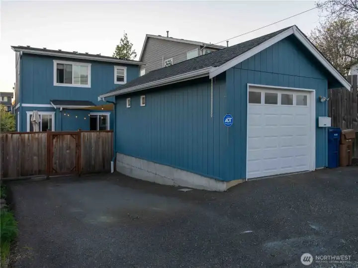 1 car detached garage + 1 driveway space