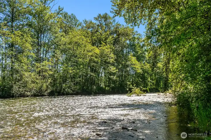 Close proximity to local amenities, The Tolt River, charming Downtown Carnation, and an easy commute to the greater Seattle area, this property location is perfect for those seeking both adventure and accessibility.