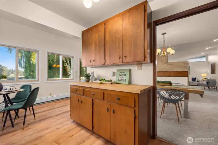 Plenty of storage in the kitchen.