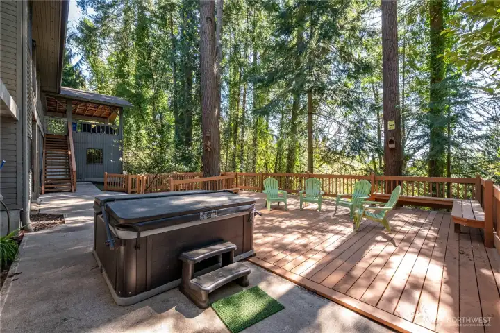 Hot Tub & Deck