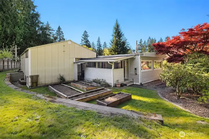 Veggie Boxes , Carport, and Tidy home.  Great Privacy