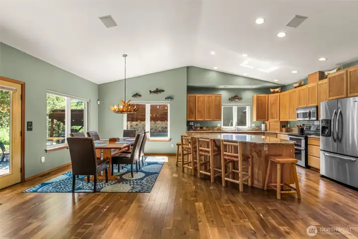 Open Concept Dining and Eat-in Kitchen