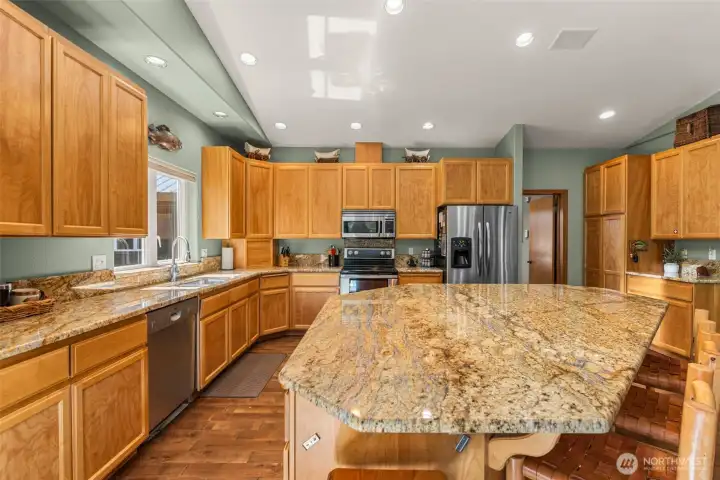 Fully-stocked Kitchen