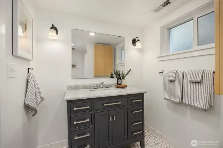 Updated full bathroom