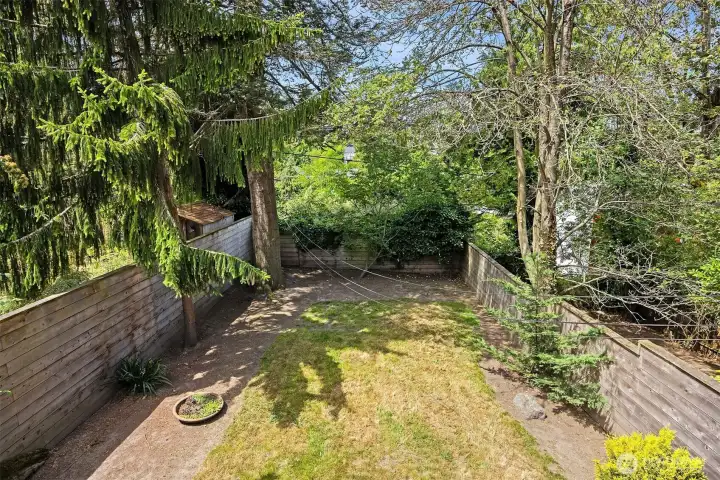 Private, flat yard