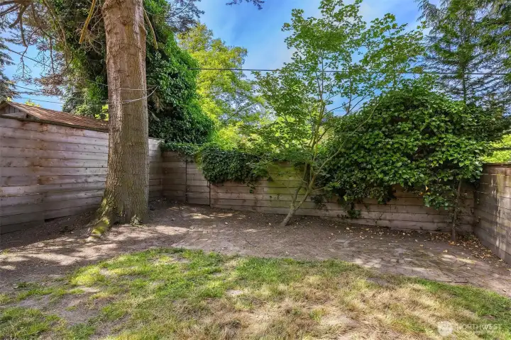 Private, flat yard