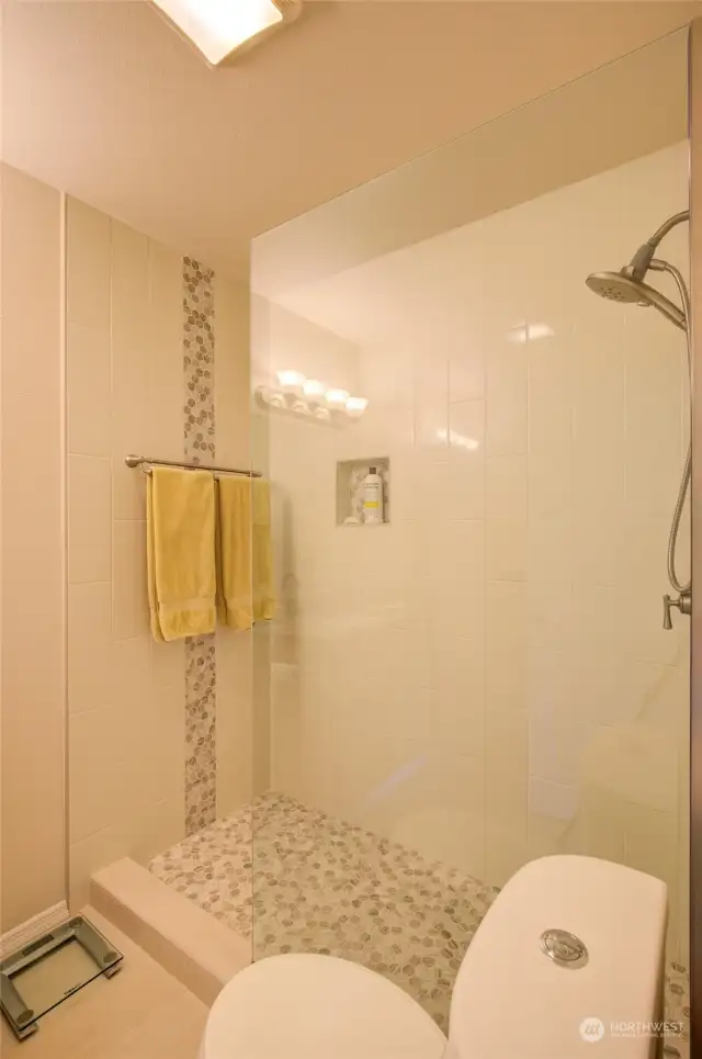 The shower is beautifully done!