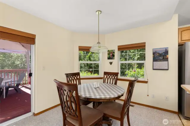 Kitchen Dining area