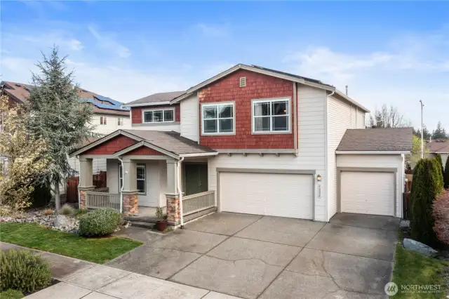 Welcome to this 4 bed, 3 bath home in Lakeland East