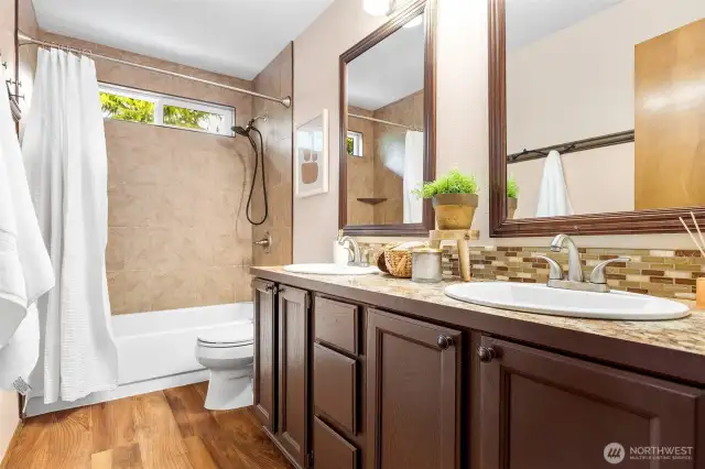 Full bath upstairs