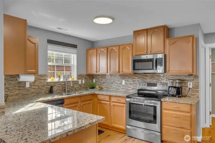 Fabulous counter space and layout.