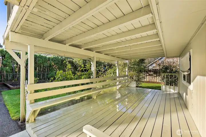 Lower Deck with Bench Seating Built-in