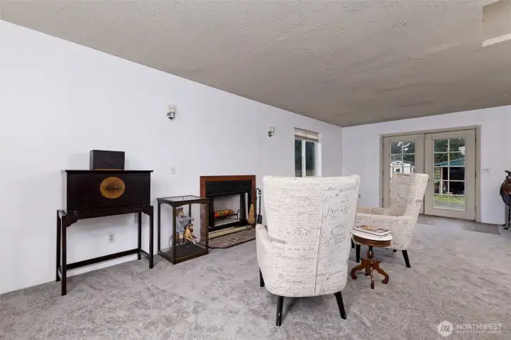 The large added room - cool space!