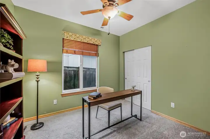 Room/Office in lower floor