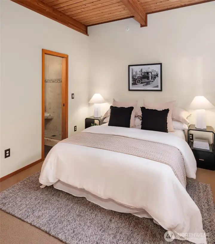 Guest bedroom
