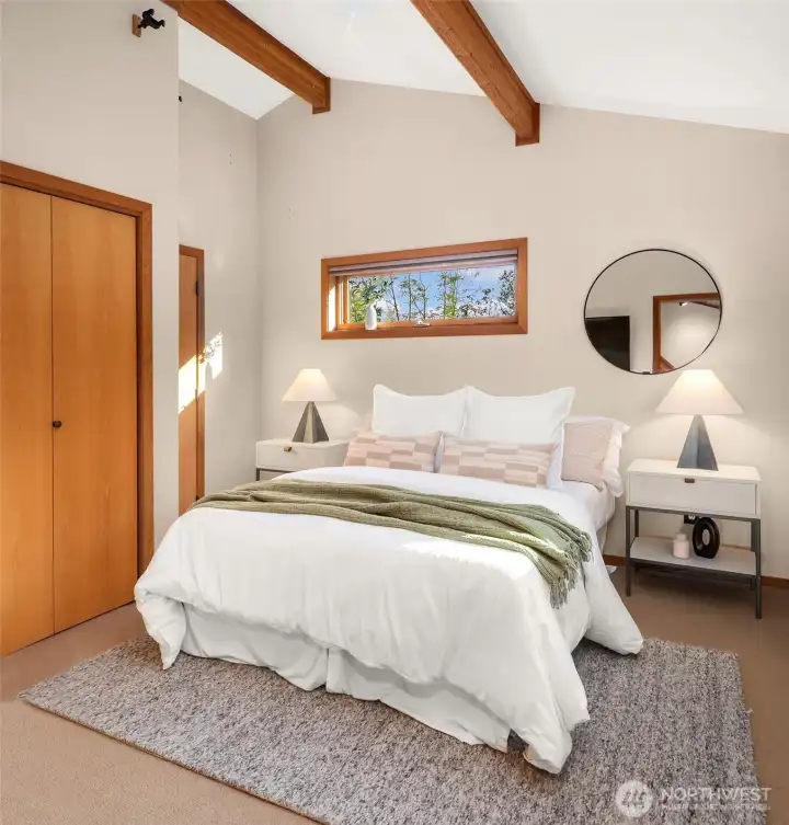 Upper guest bedroom