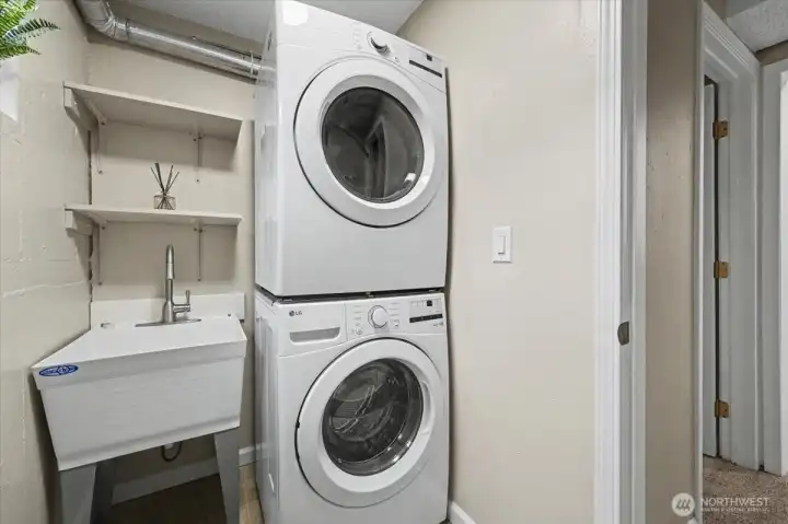 Utility room - new washer & dryer