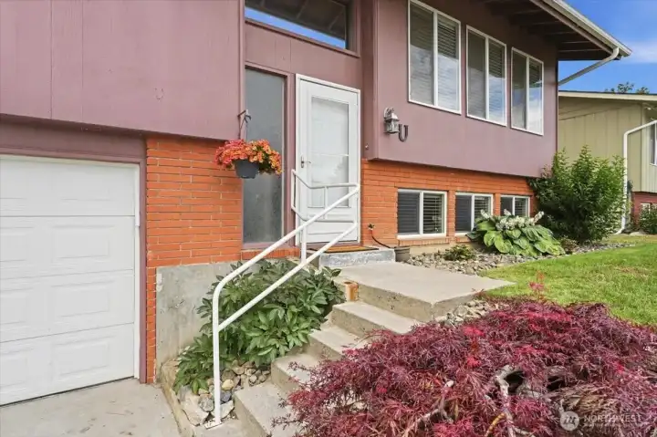 Entry stairs